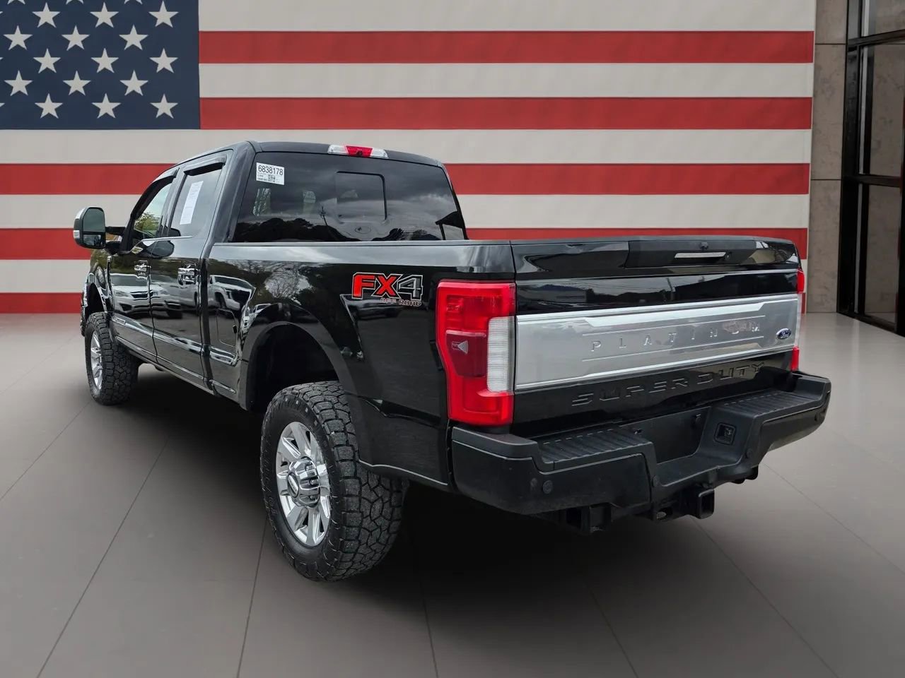 Used 2017 Ford F350 Platinum w/ Platinum Ultimate Package image 4