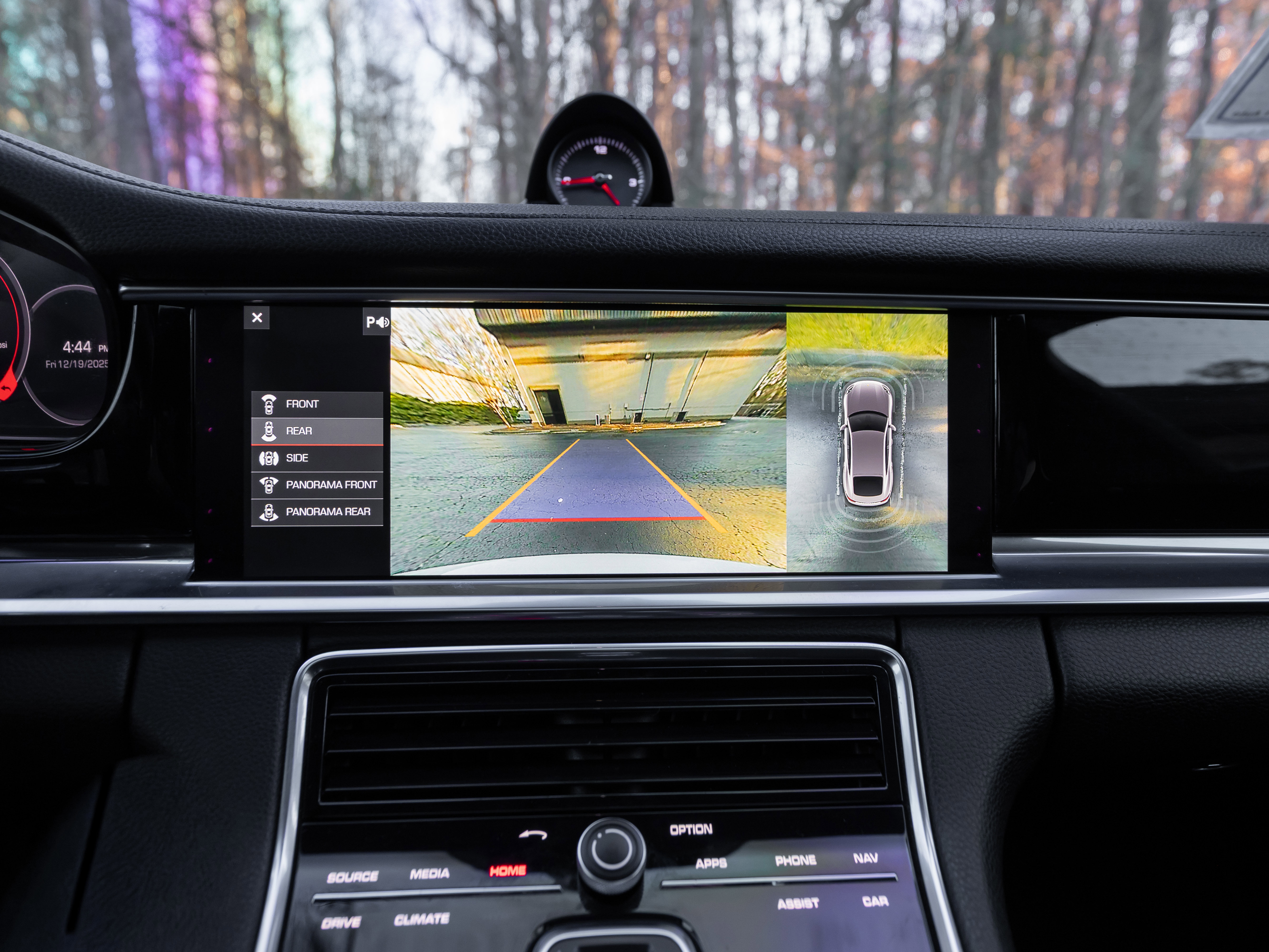 Used 2017 Porsche Panamera image 12