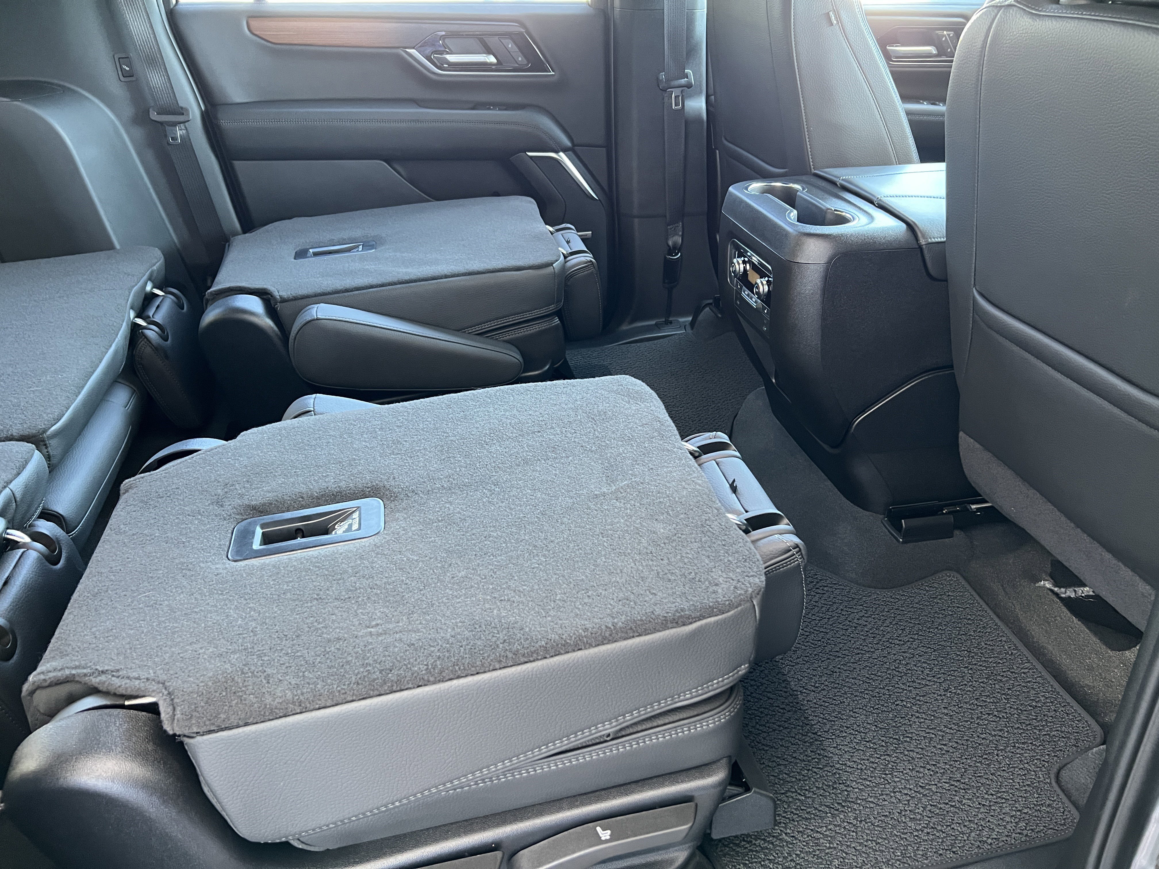 Used 2025 GMC Yukon XL Denali image 29