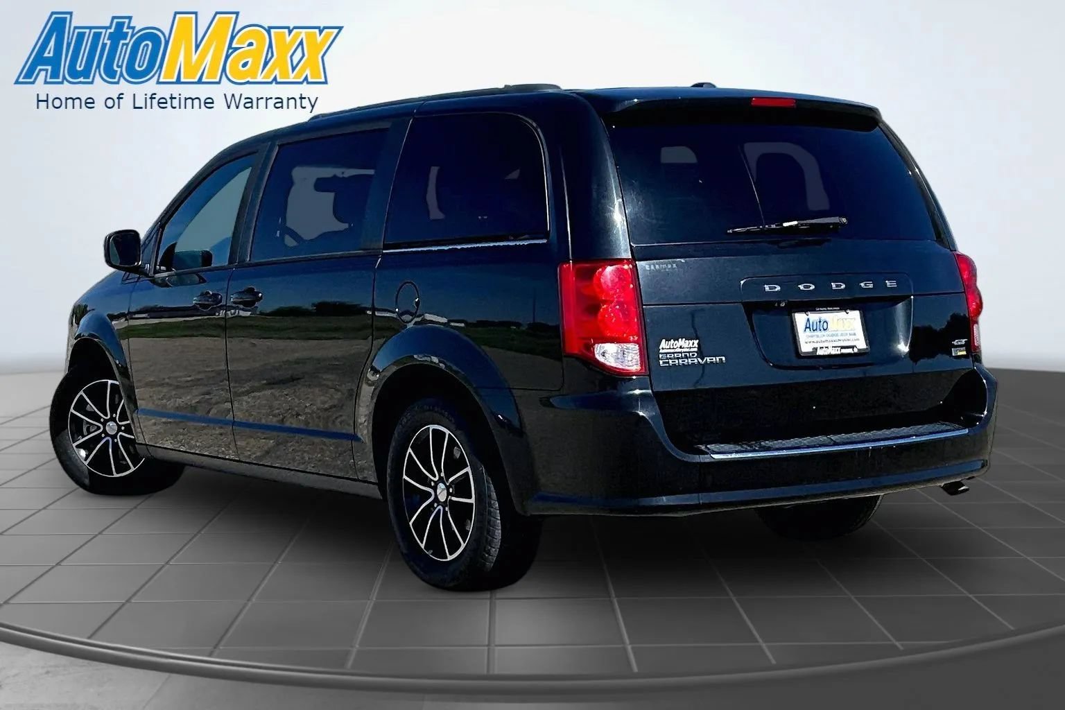 Used 2018 Dodge Grand Caravan GT FWD image 4