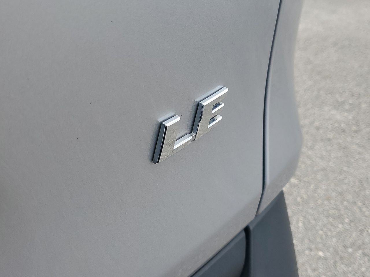 Used 2024 Toyota RAV4 LE FWD image 7