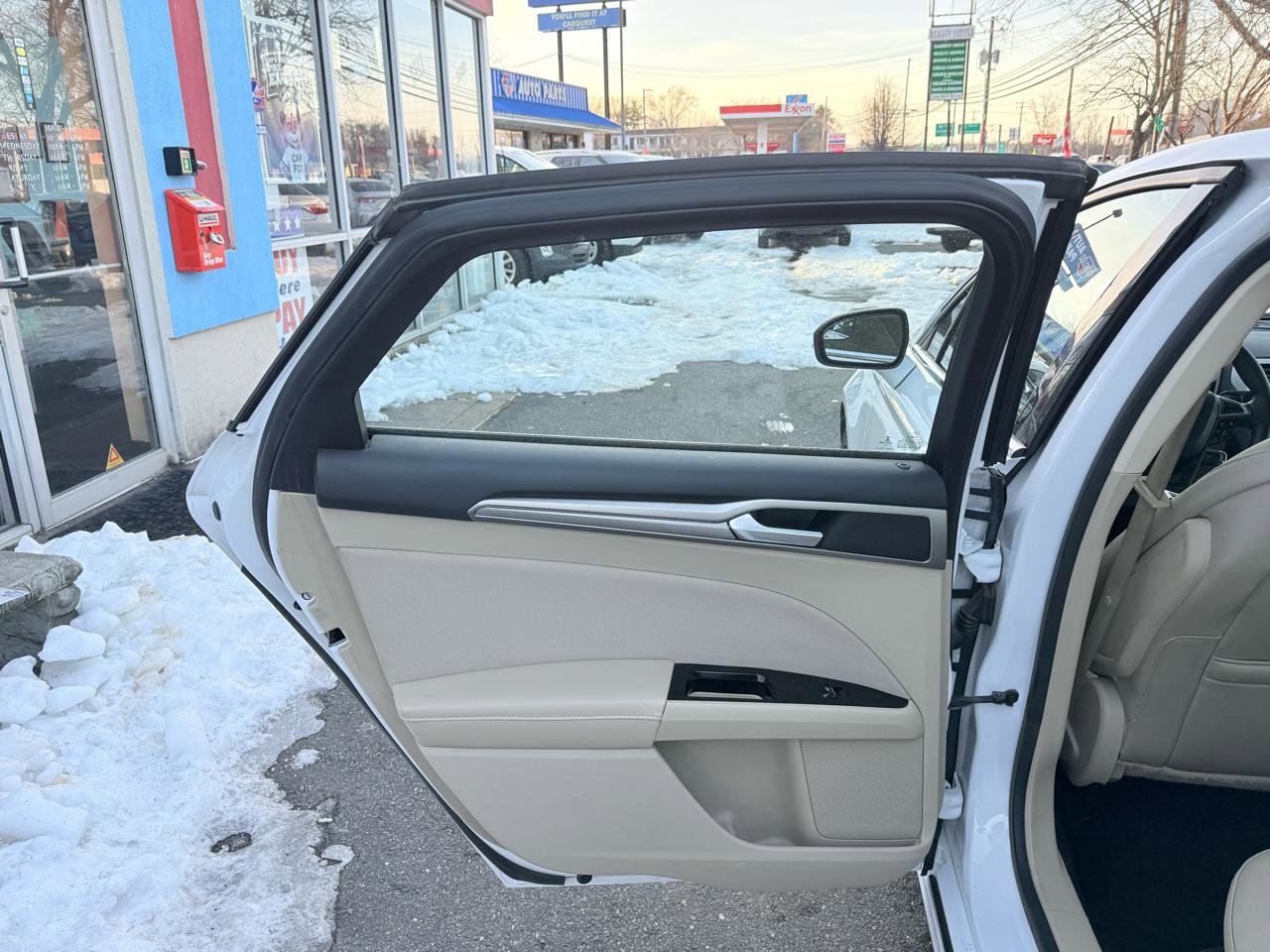 Used 2014 Ford Fusion SE image 14