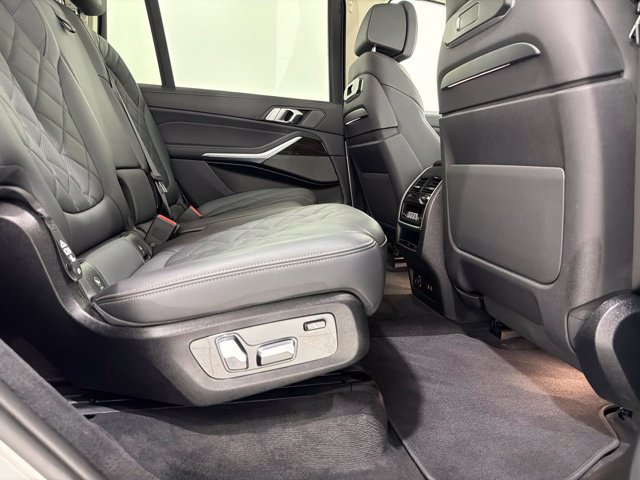 Certified 2024 BMW X7 xDrive40i w/ Premium Package AWD/4WD image 25