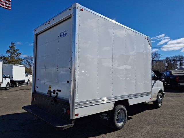 New 2025 GMC Savana 3500 w/ Power Convenience Package RWD image 4