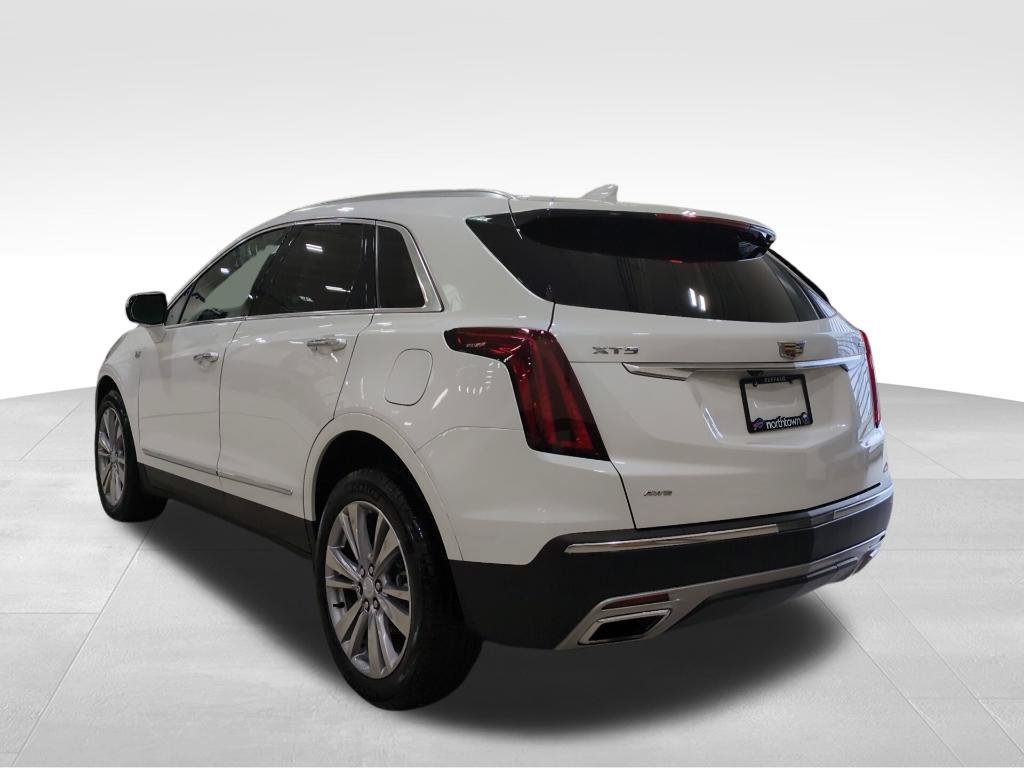 Used 2024 Cadillac XT5 Premium Luxury w/ LPO, Floor Liner Package AWD/4WD image 3