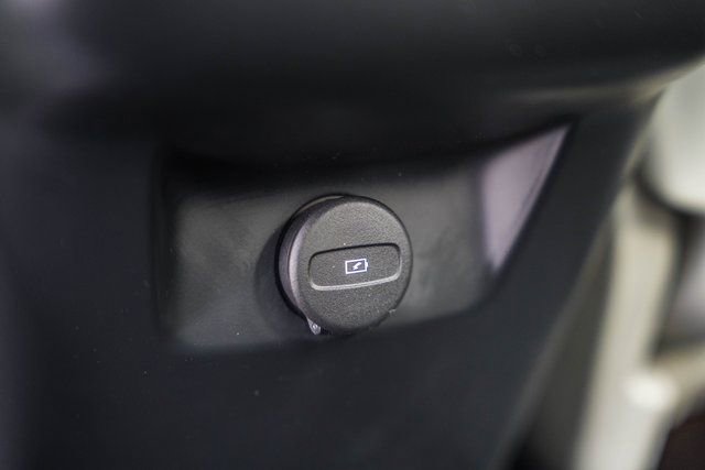 Used 2023 Volvo XC60 B5 Plus w/ Climate Package image 32