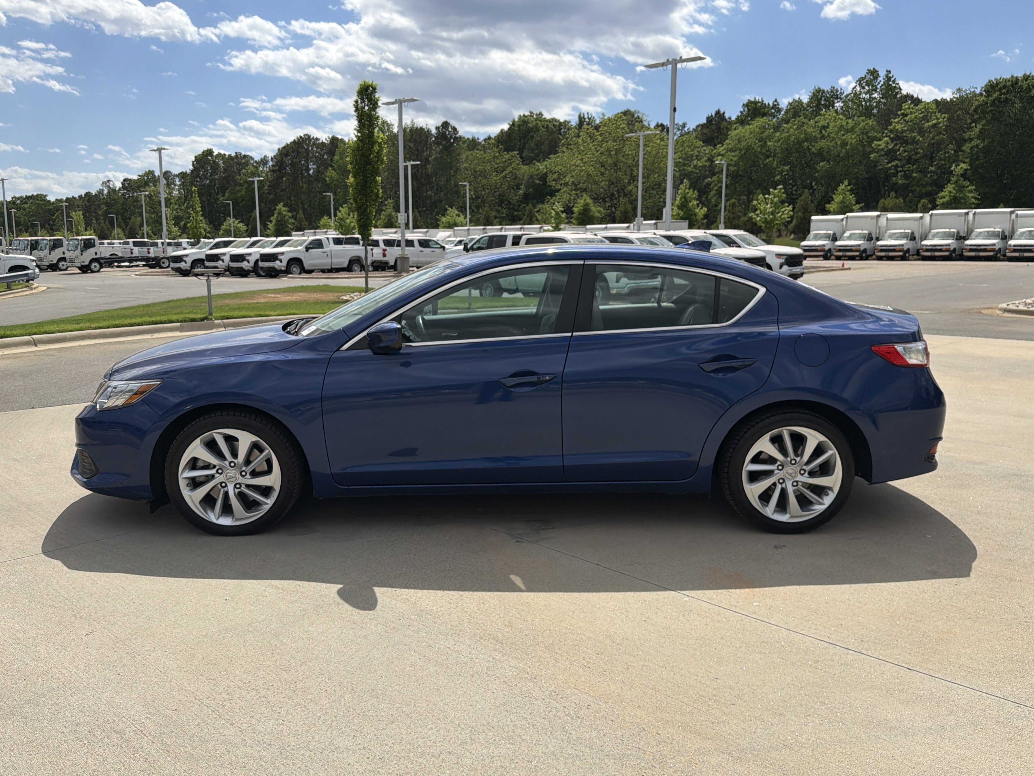 Used 2016 Acura ILX w/ Technology Plus Package image 3