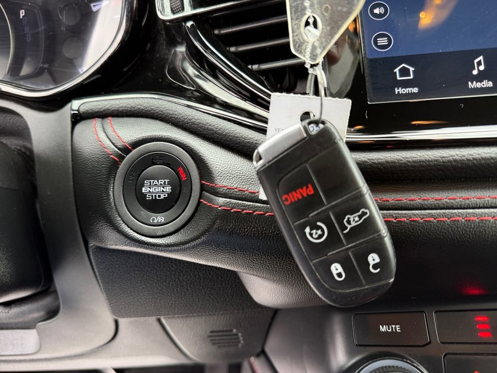 Certified 2023 Dodge Durango R/T image 30