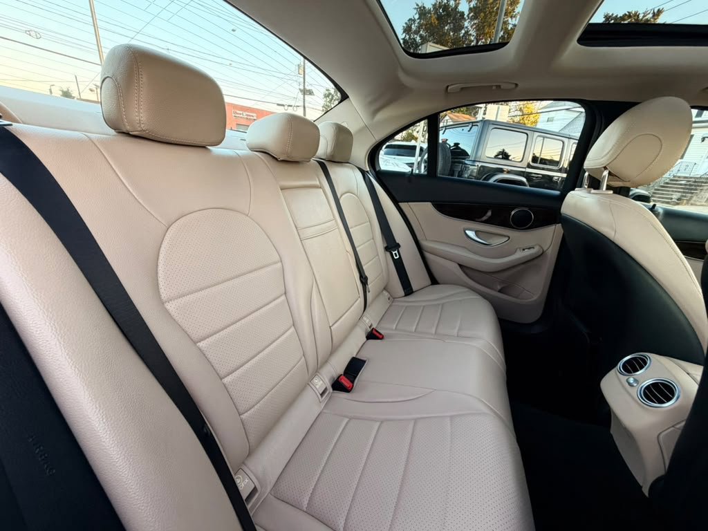 Used 2016 Mercedes-Benz C 300 4MATIC Sedan image 21