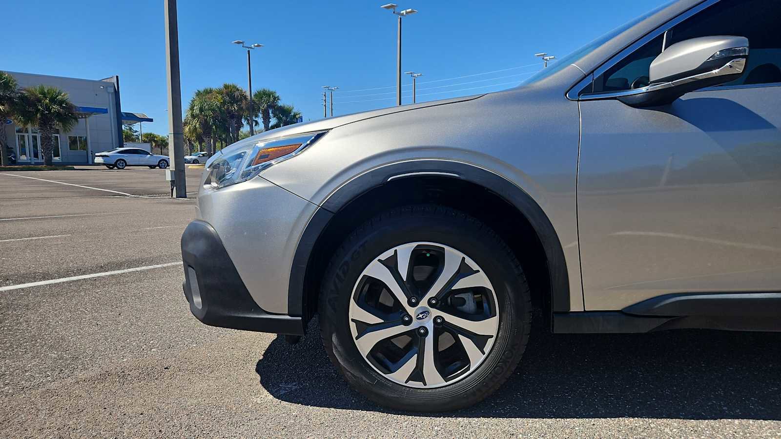 Used 2020 Subaru Outback Limited image 18
