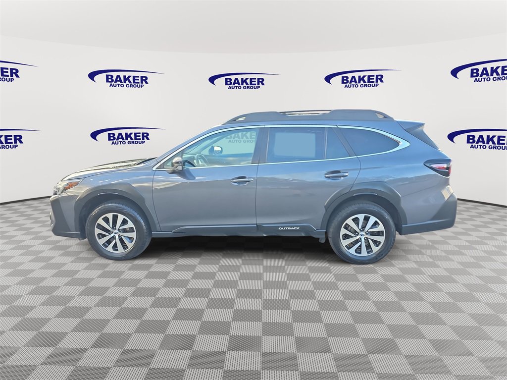 Used 2023 Subaru Outback Premium image 8