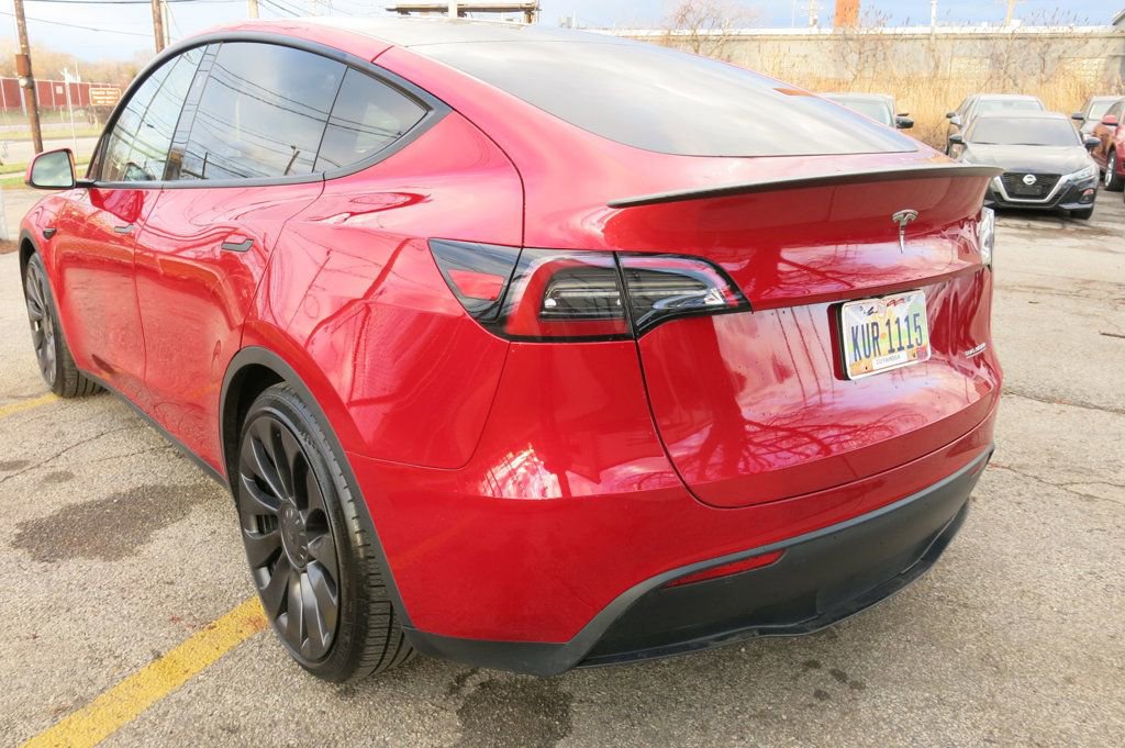 Used 2023 Tesla Model Y Performance image 3