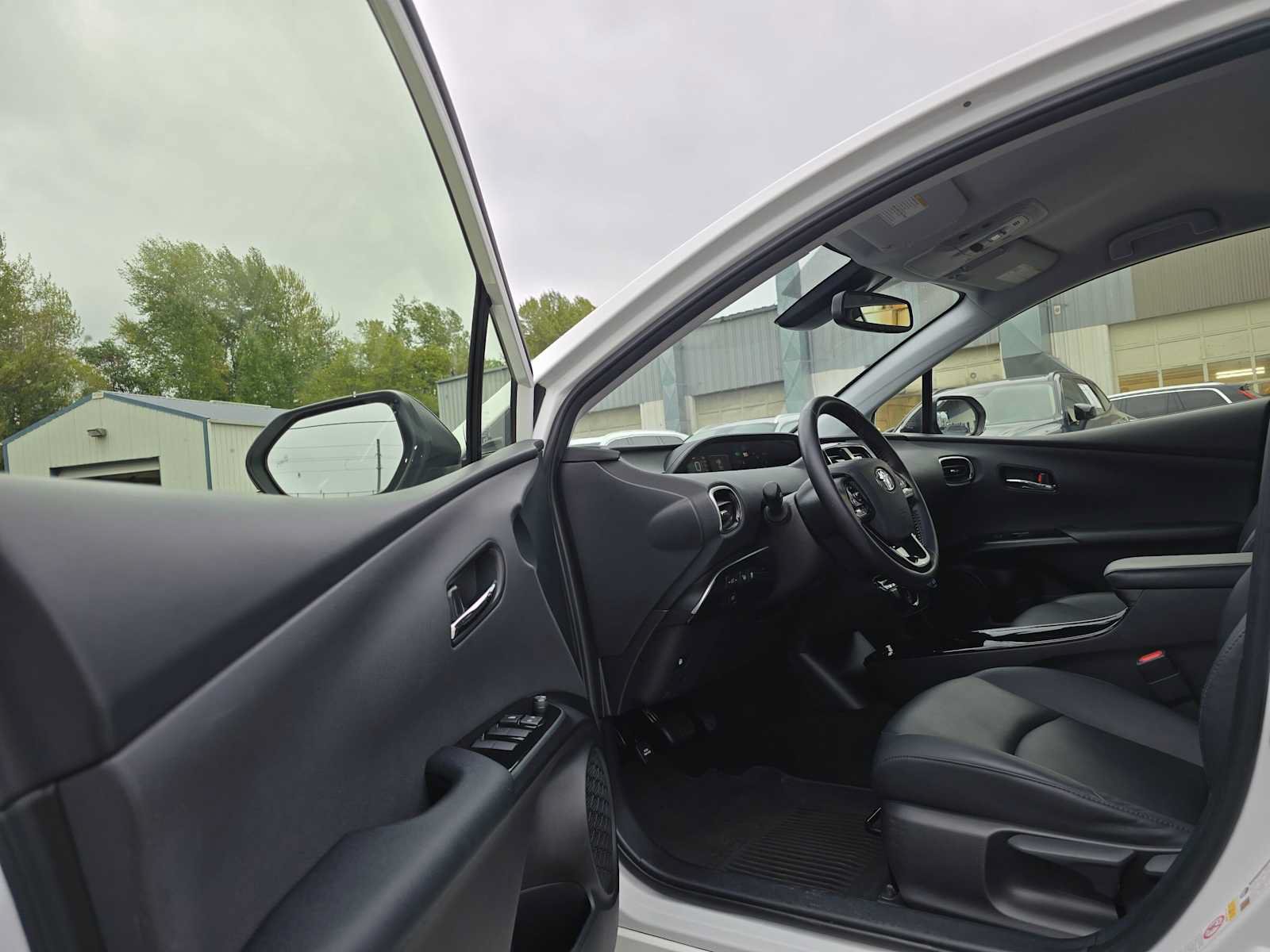 Used 2022 Toyota Prius AWD image 20