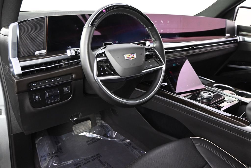 Certified 2025 Cadillac Escalade Premium Luxury image 12