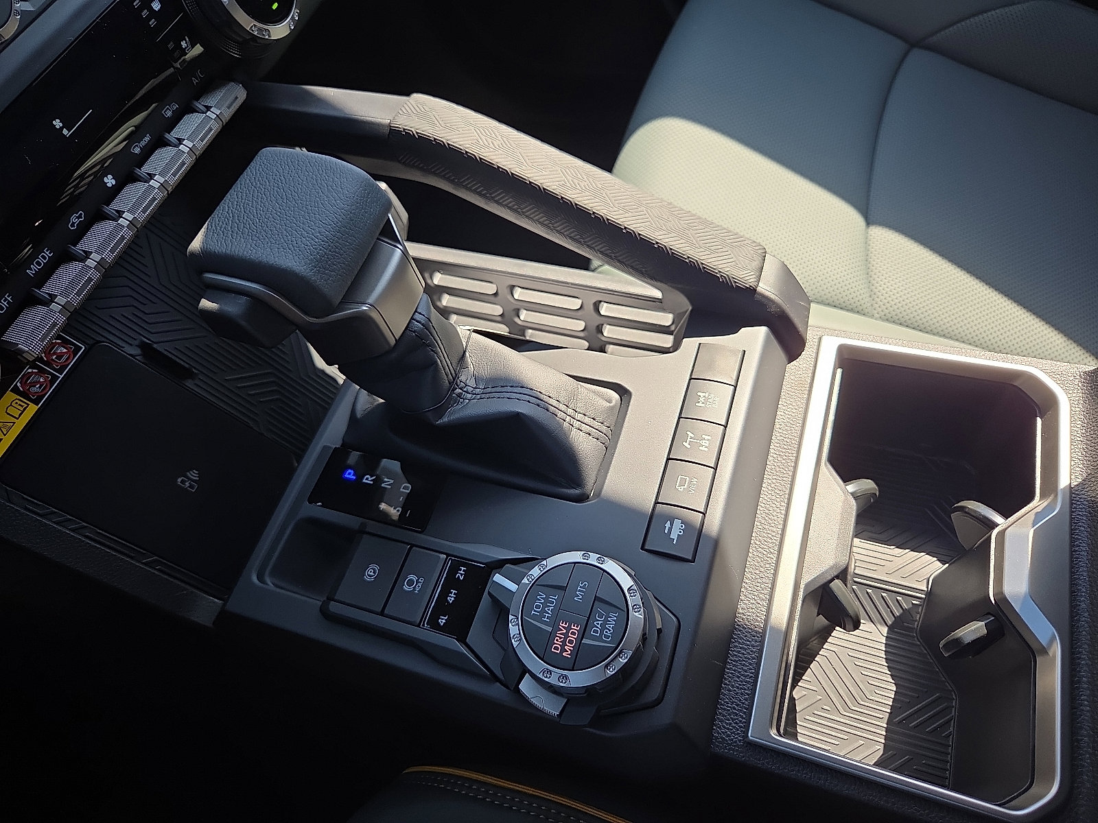New 2025 Toyota Tacoma 4x4 Double Cab Hybrid image 15
