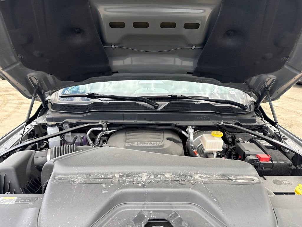 New 2026 RAM 2500 Laramie AWD/4WD image 34