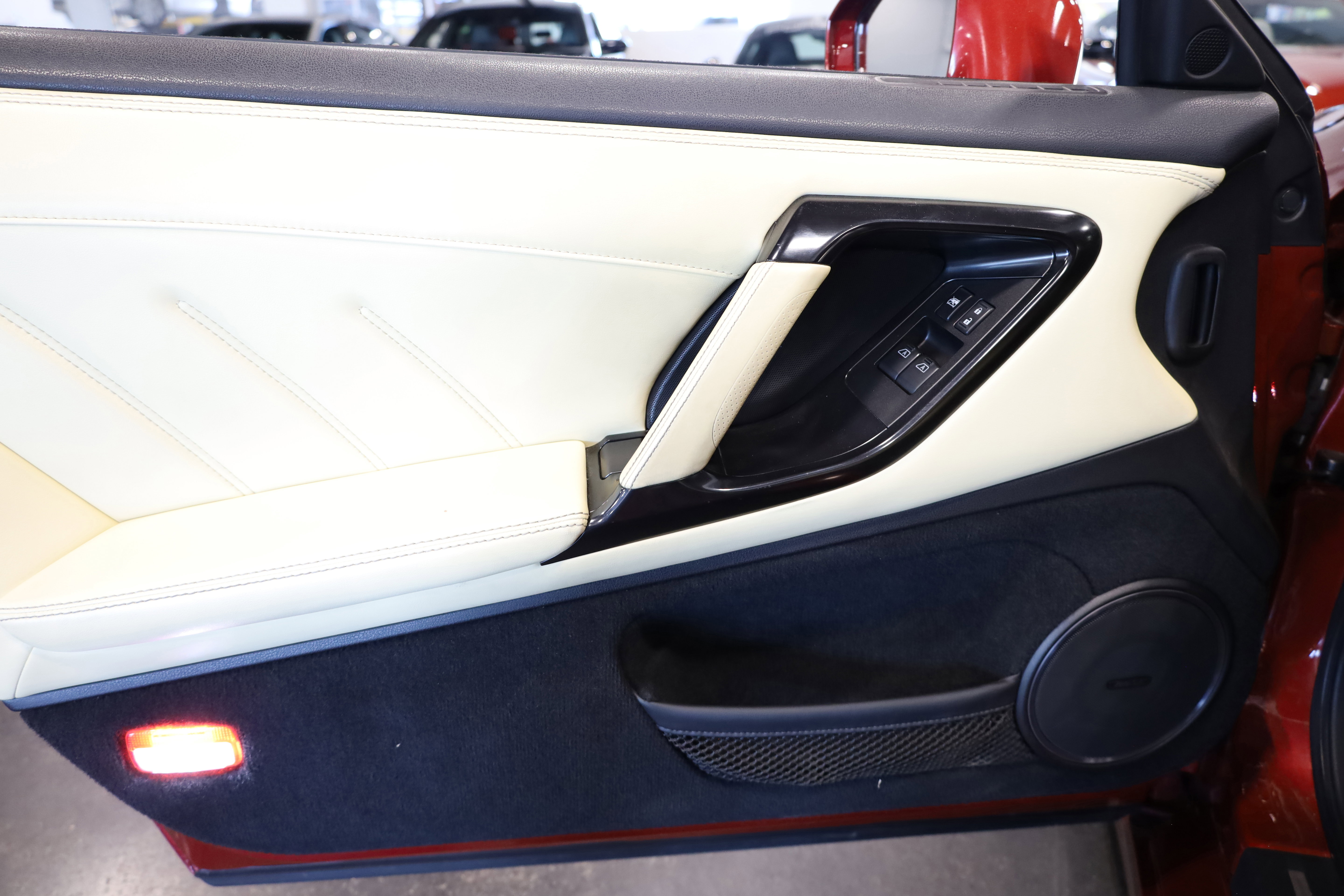 Used 2015 Nissan GT-R Premium image 14