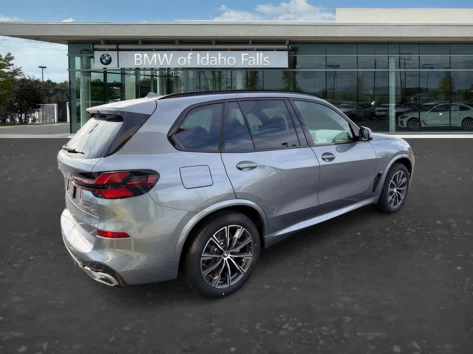 New 2026 BMW X5 xDrive40i w/ M Sport Package AWD/4WD image 8