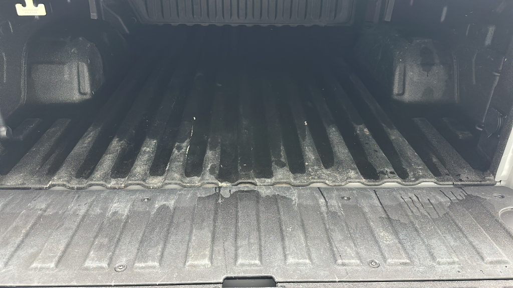 Used 2025 Chevrolet Silverado 1500 Custom w/ LPO, Dark Essentials Package AWD/4WD image 9