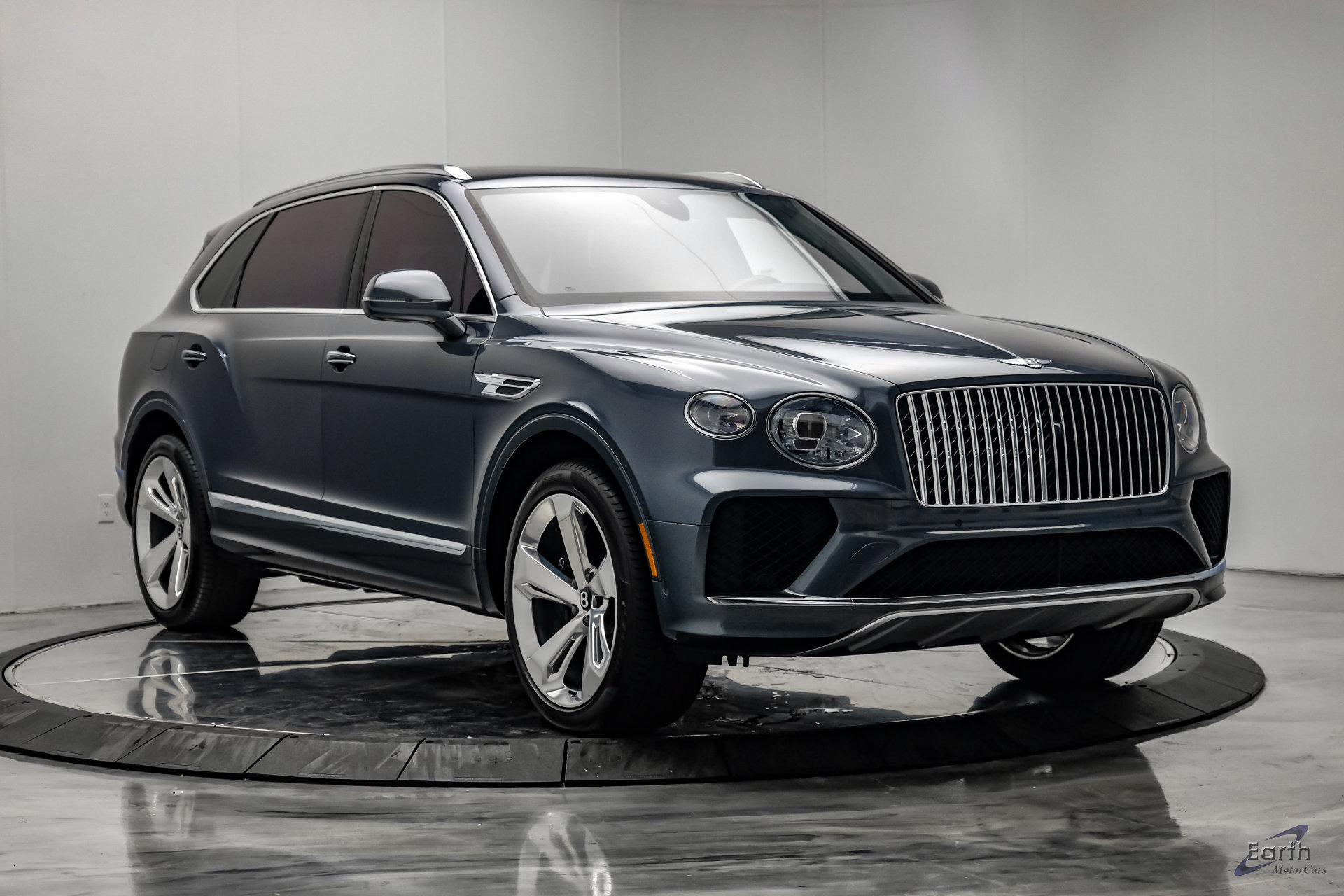 Used 2023 Bentley Bentayga Extended Wheelbase AWD/4WD image 22