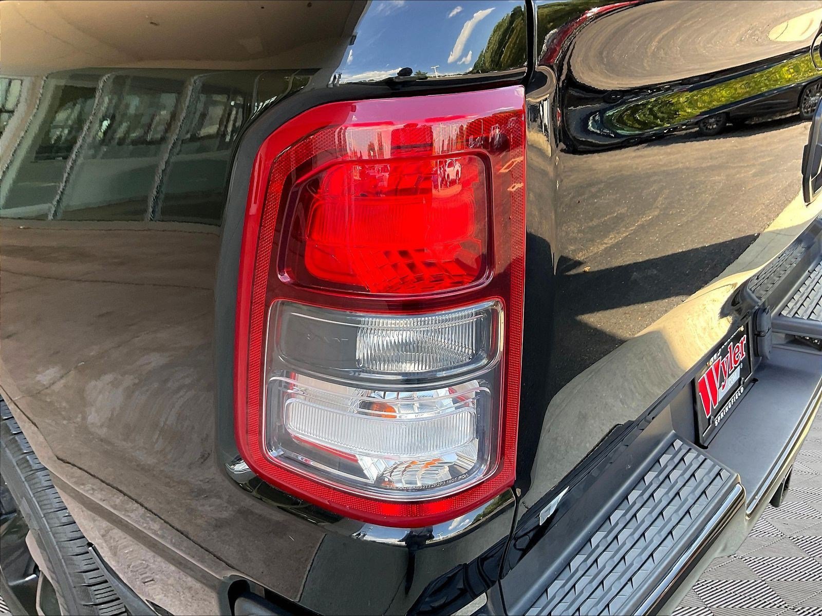 Used 2019 RAM 1500 Big Horn AWD/4WD image 24