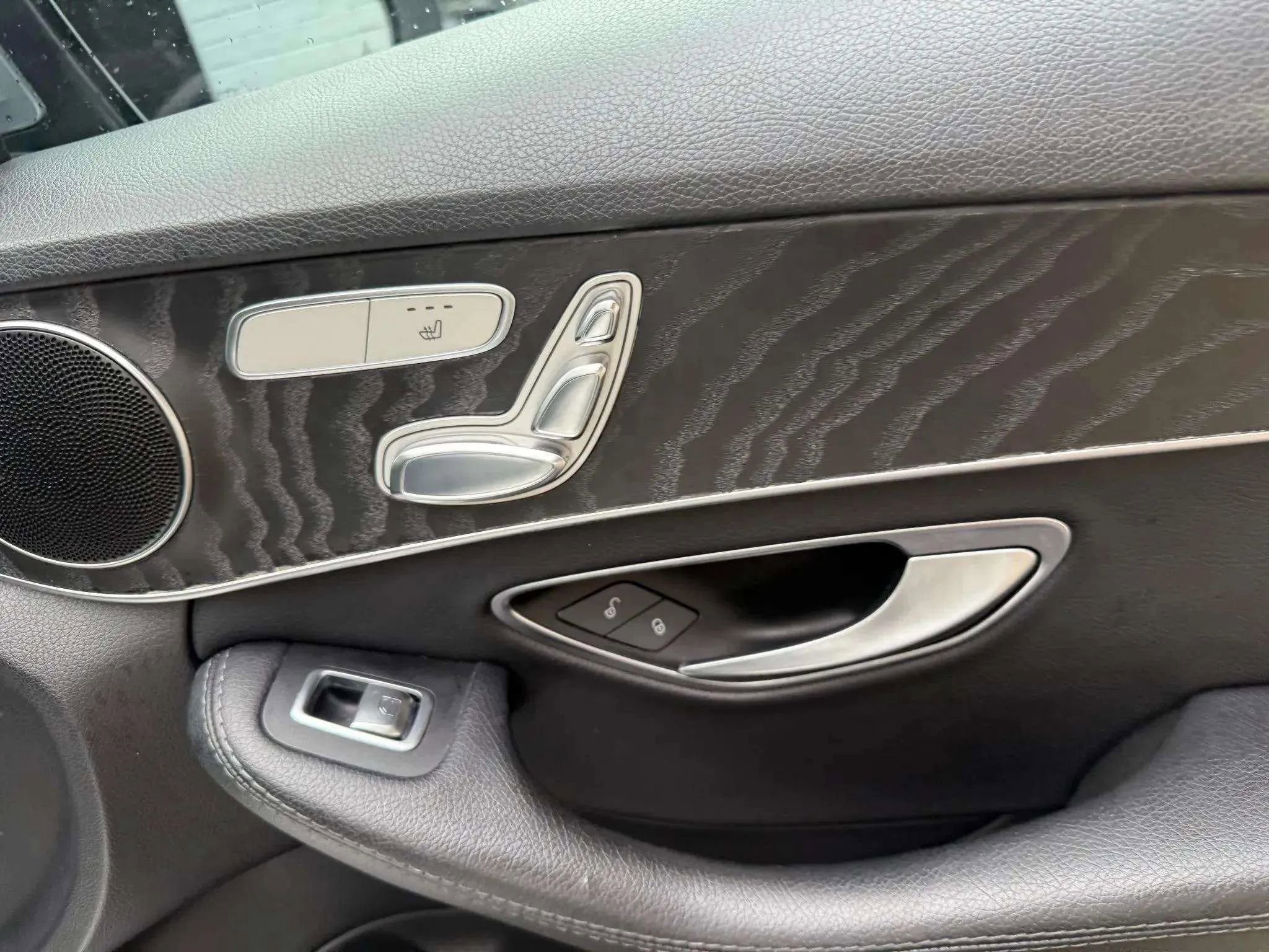 Used 2016 Mercedes-Benz C 300 4MATIC Sedan image 31