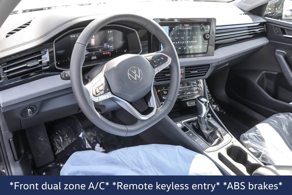 New 2026 Volkswagen Jetta SE FWD image 4