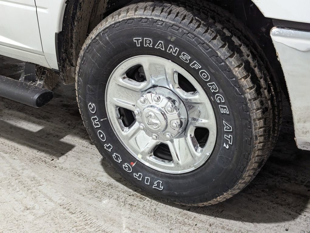 Used 2024 RAM 2500 Tradesman w/ Chrome Appearance Group AWD/4WD image 13