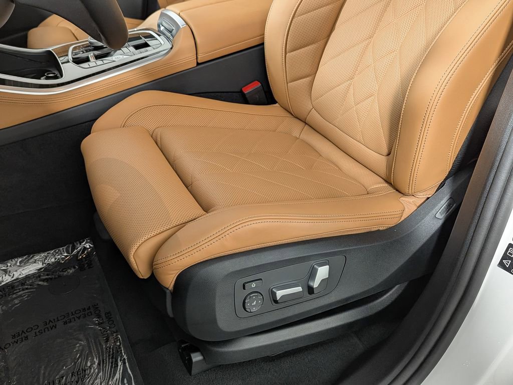 Used 2025 BMW X5 xDrive40i w/ Premium Package image 21