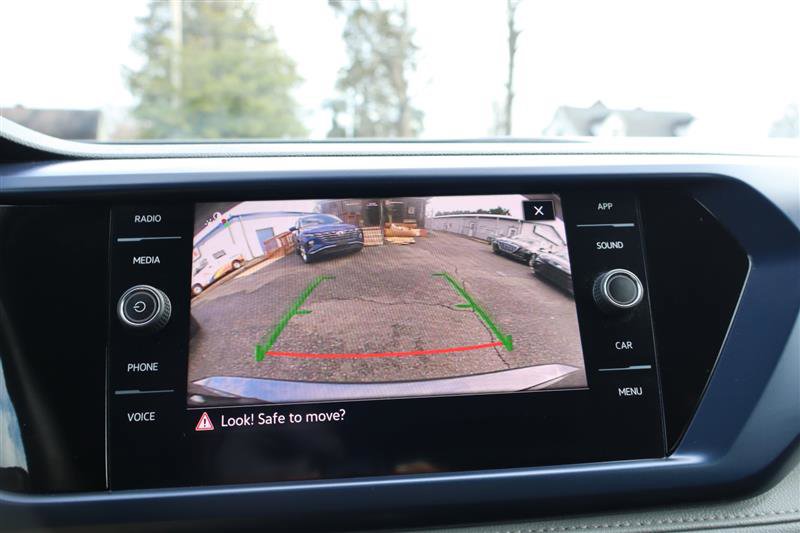 Used 2024 Volkswagen Taos SE image 20