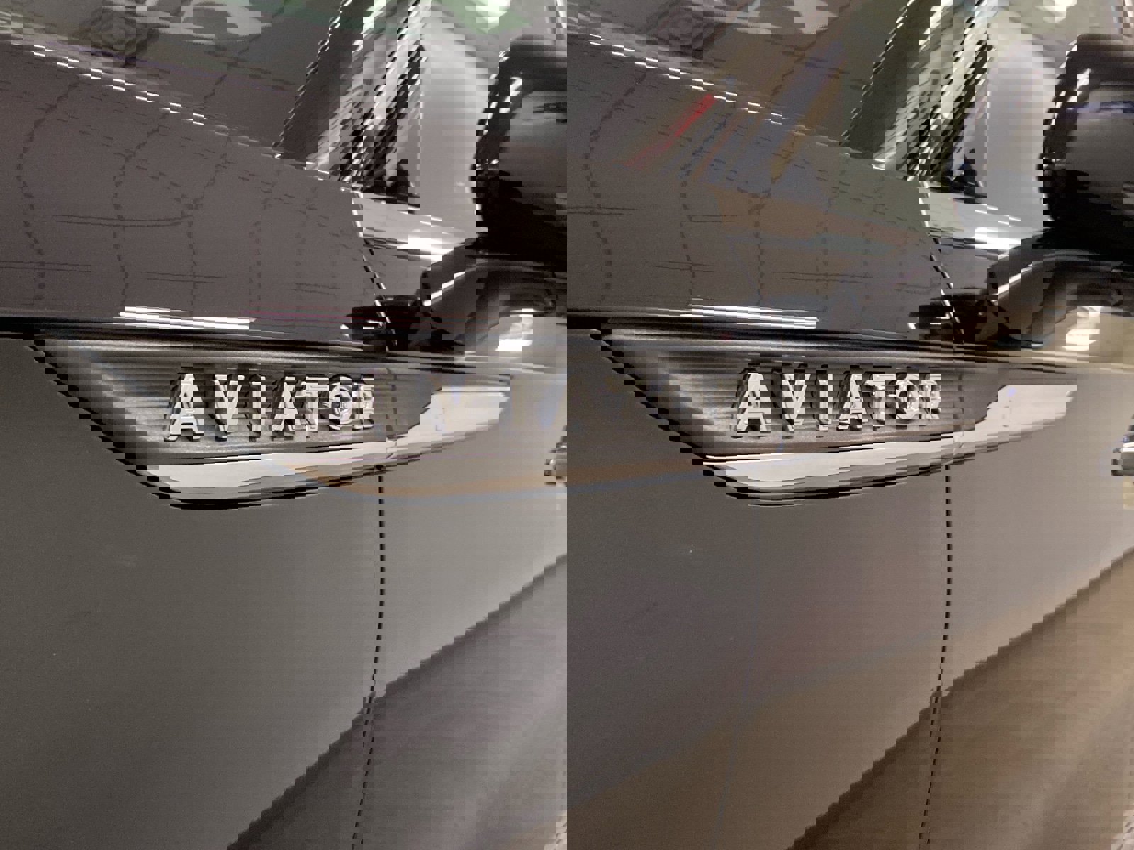 Used 2023 Lincoln Aviator Reserve w/ Equipment Group 201A image 15