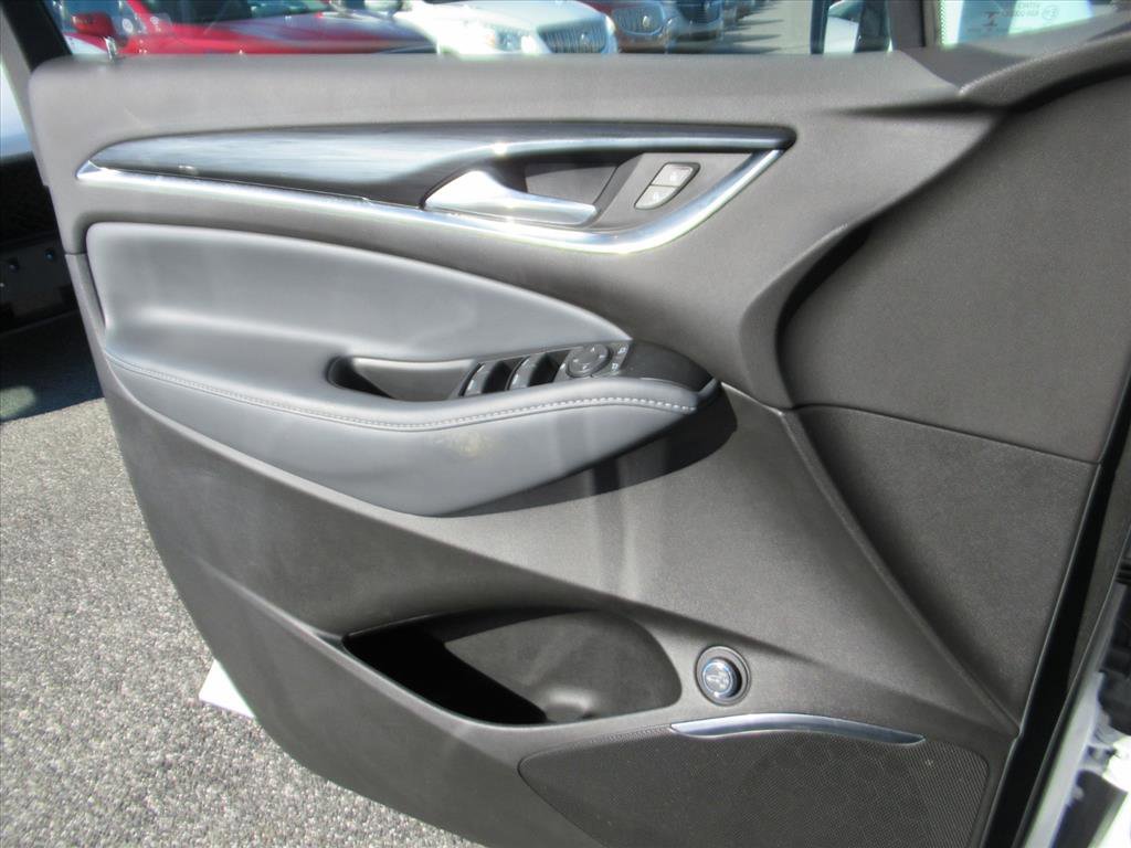 Used 2023 Buick Enclave Essence image 26