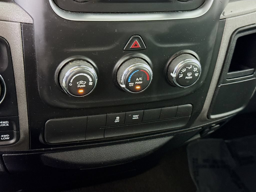 Used 2017 RAM 1500 Express AWD/4WD image 7
