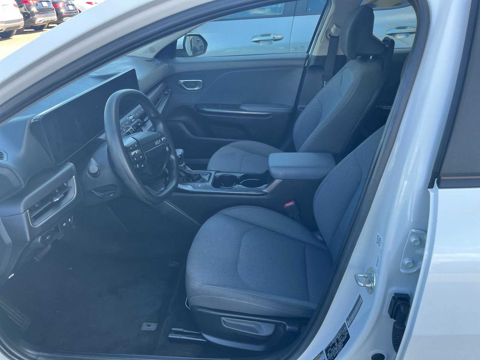 Used 2025 Kia K4 FWD image 25