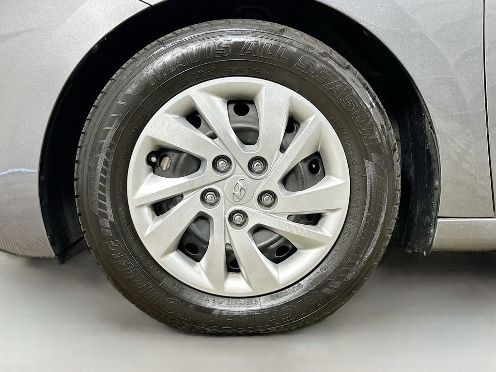 Used 2019 Hyundai Elantra SE w/ Cargo Package FWD image 34
