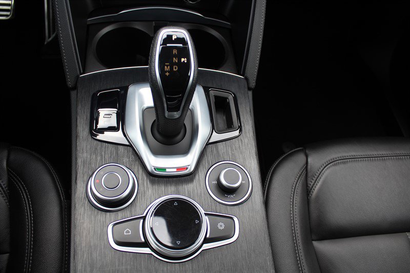Used 2022 Alfa Romeo Stelvio Sprint image 18