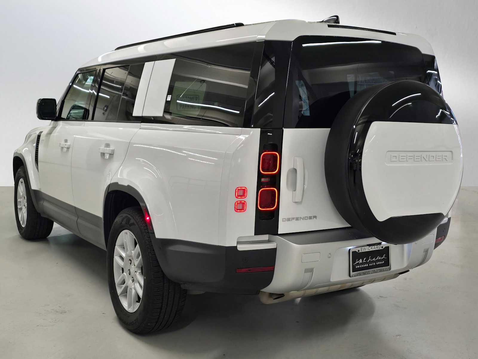 Used 2025 Land Rover Defender 130 S AWD/4WD image 3