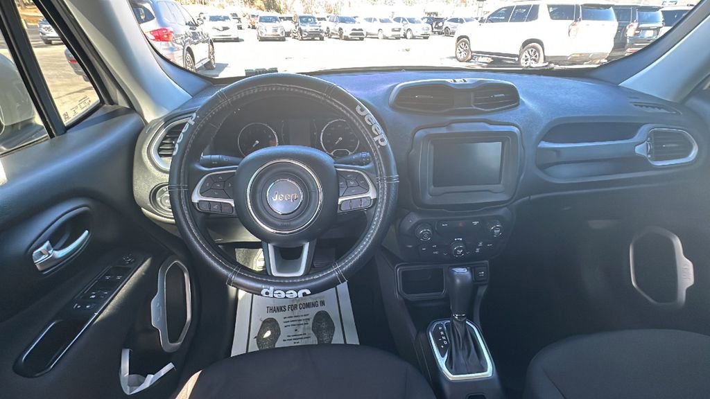 Used 2018 Jeep Renegade Latitude image 18