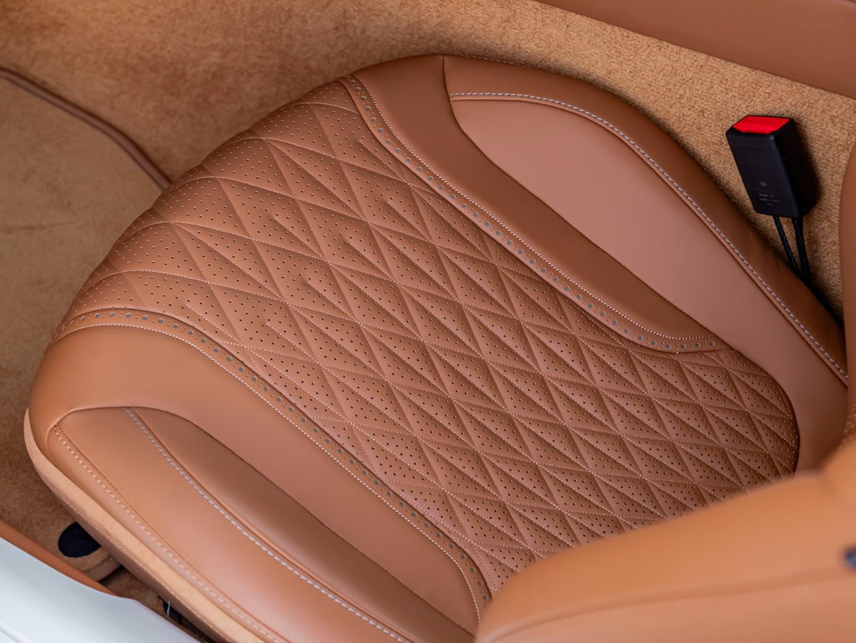 Used 2026 Aston Martin DB12 Convertible RWD image 16