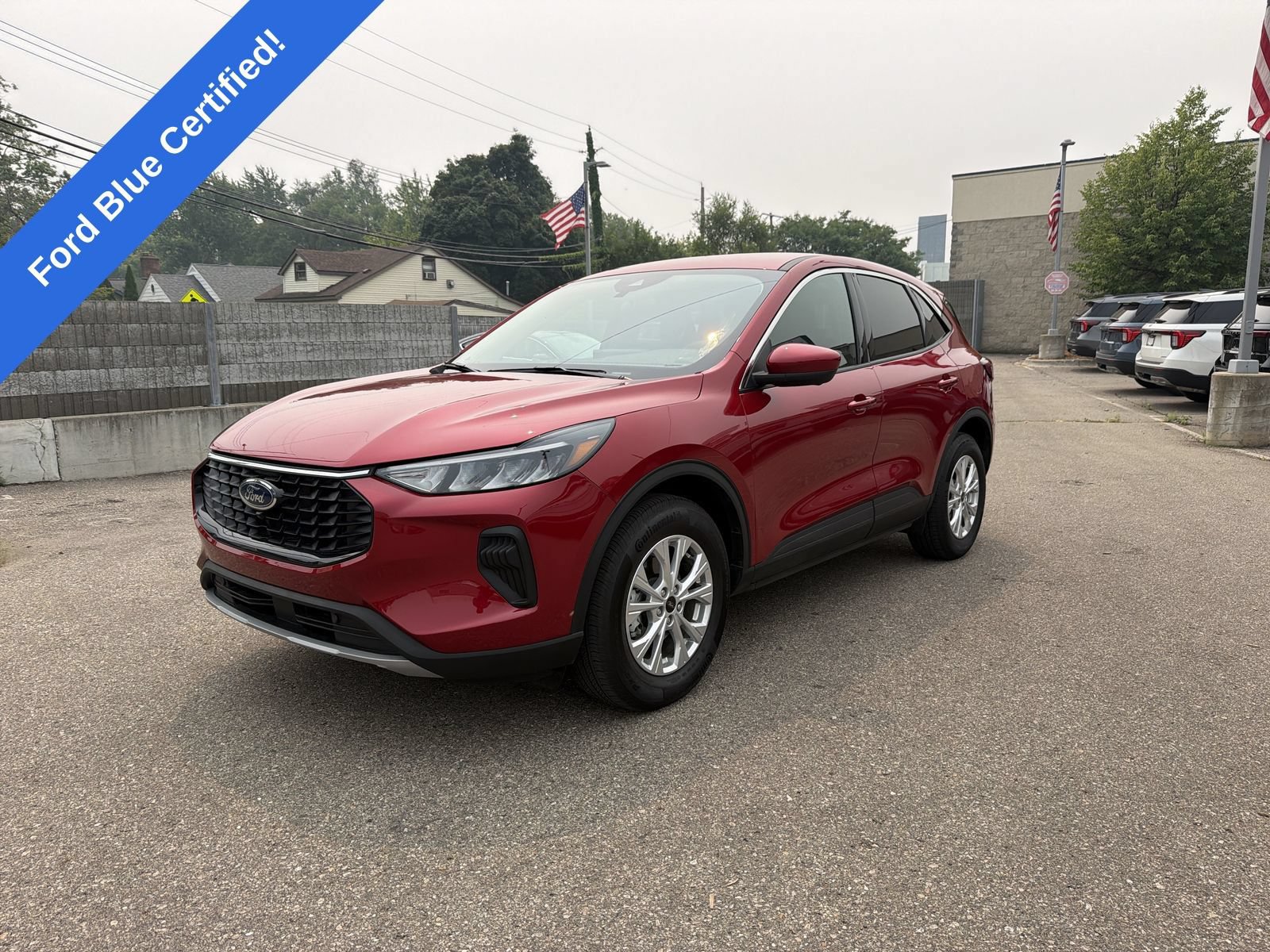 Used 2023 Ford Escape Active w/ Tech Pack #2 AWD/4WD image 1