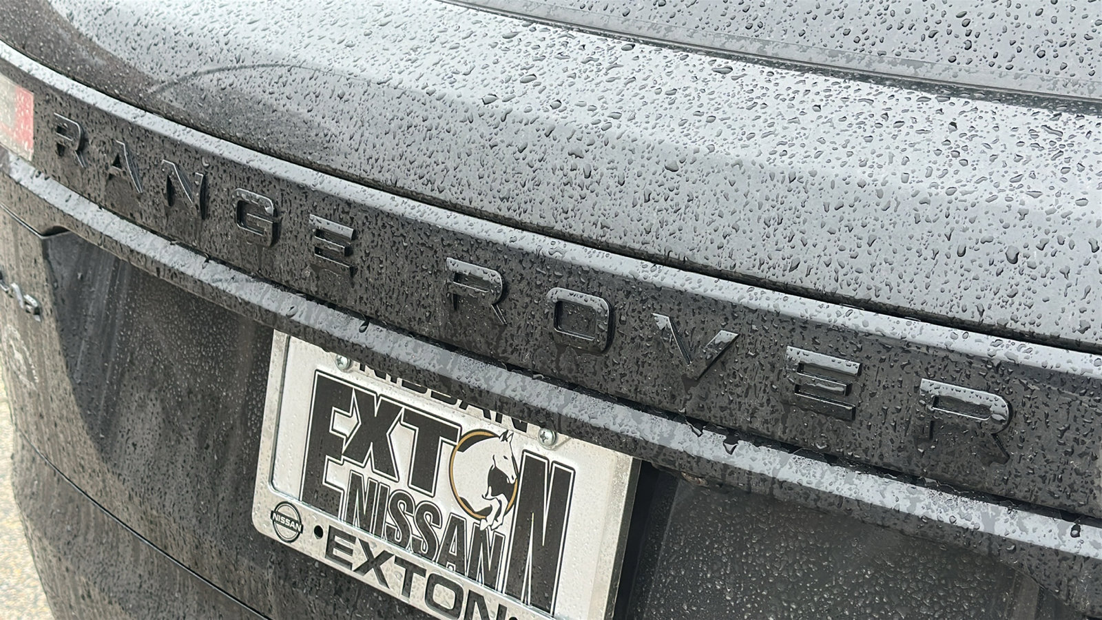 Used 2025 Land Rover Range Rover Velar Dynamic SE image 9