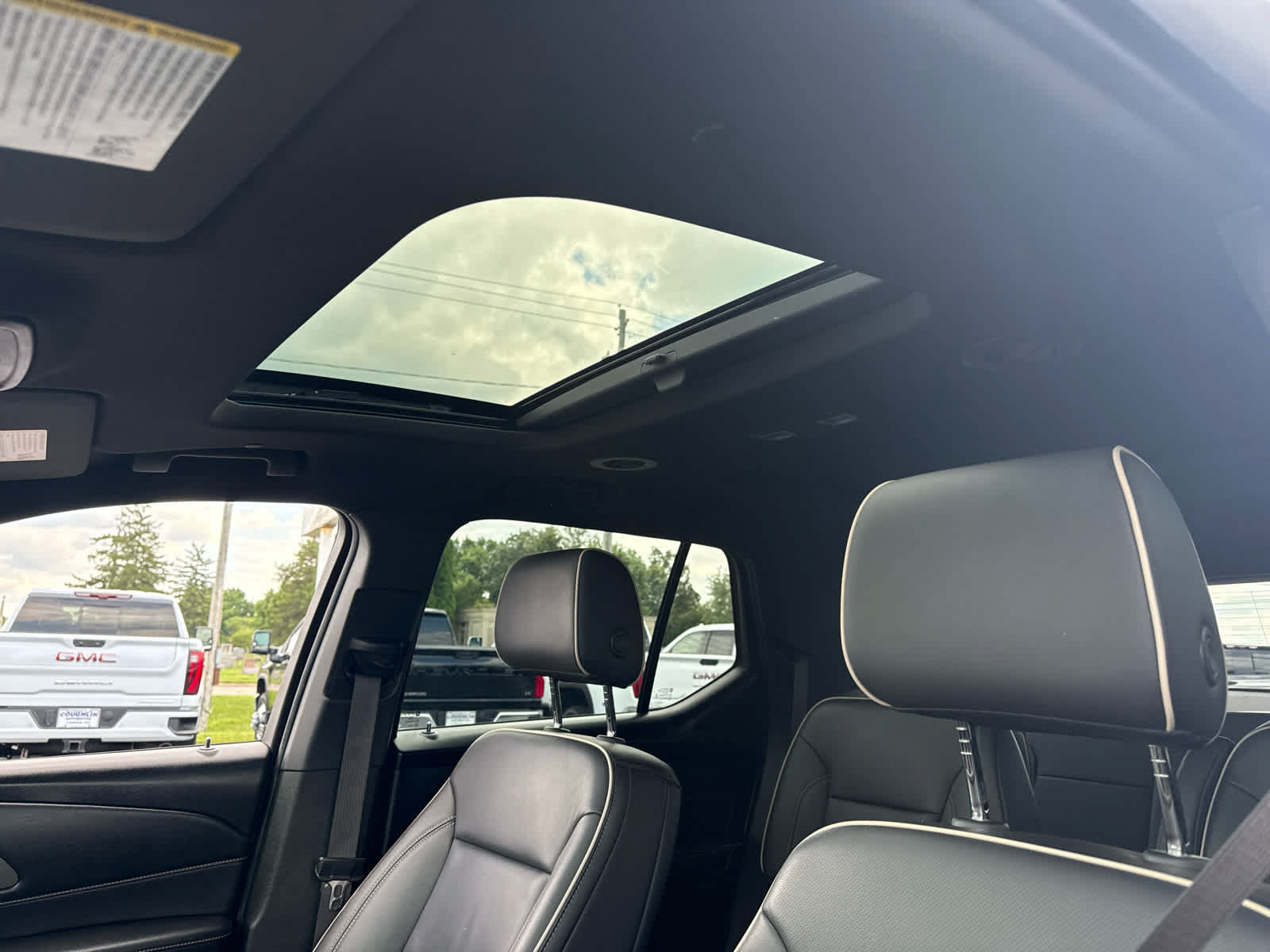Certified 2023 Chevrolet Traverse Premier AWD/4WD image 10