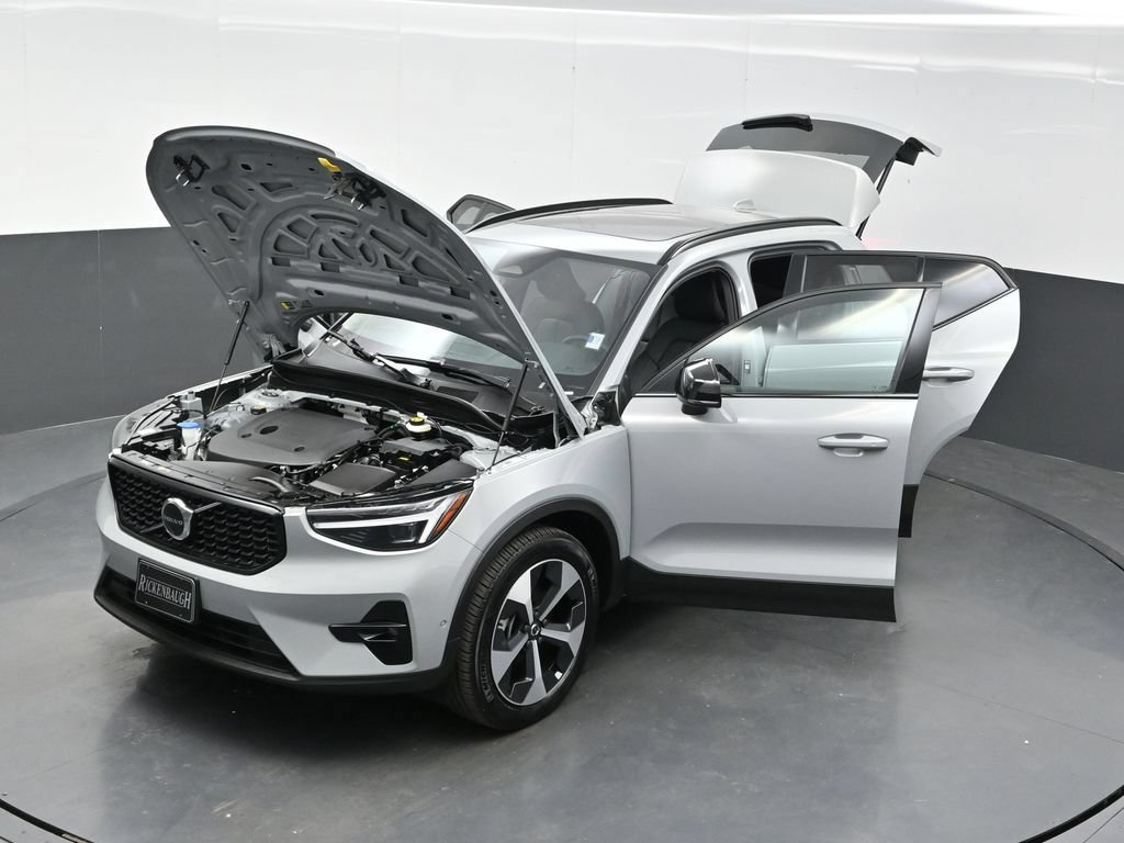 Used 2026 Volvo XC40 B5 Plus AWD/4WD image 39