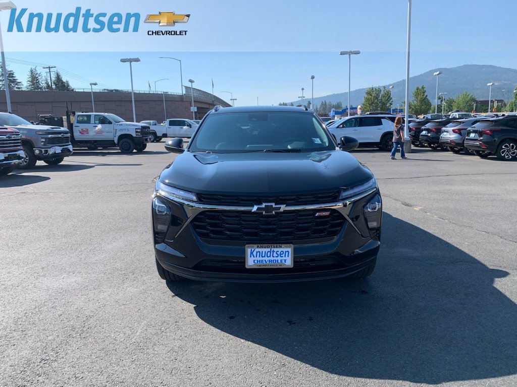 New 2026 Chevrolet Trax RS w/ Driver Confidence Package FWD image 2
