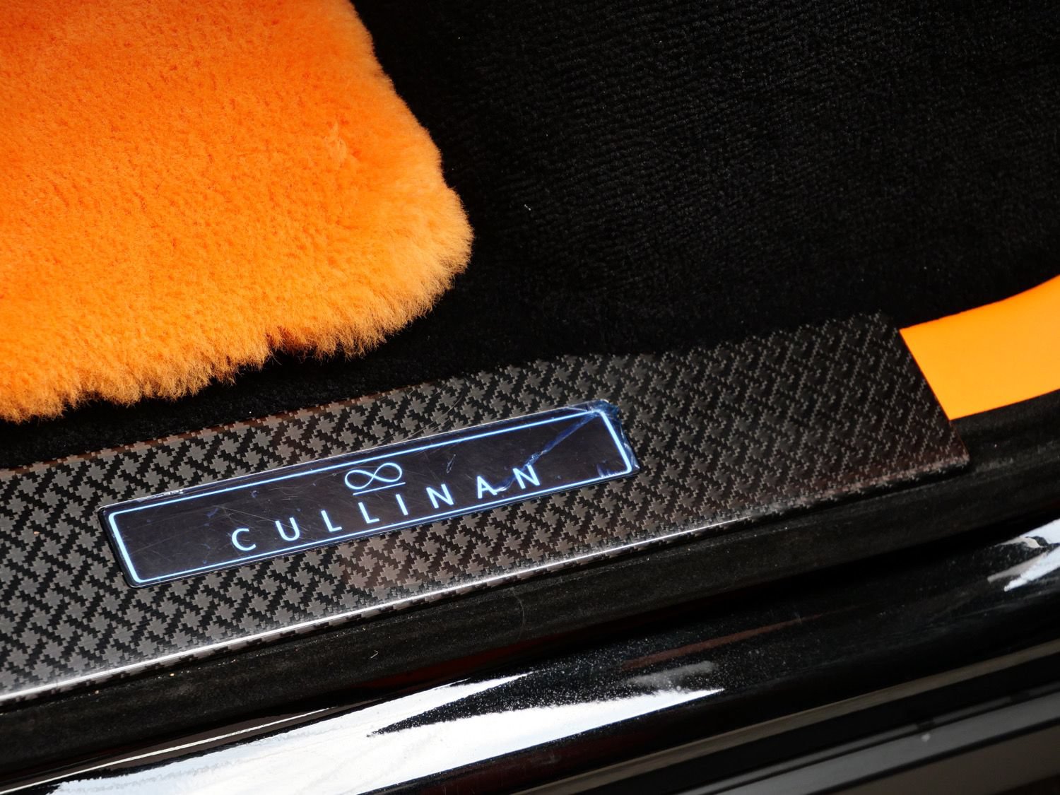 Certified 2023 Rolls-Royce Cullinan Black Badge w/ Dark Exterior Package AWD/4WD image 8