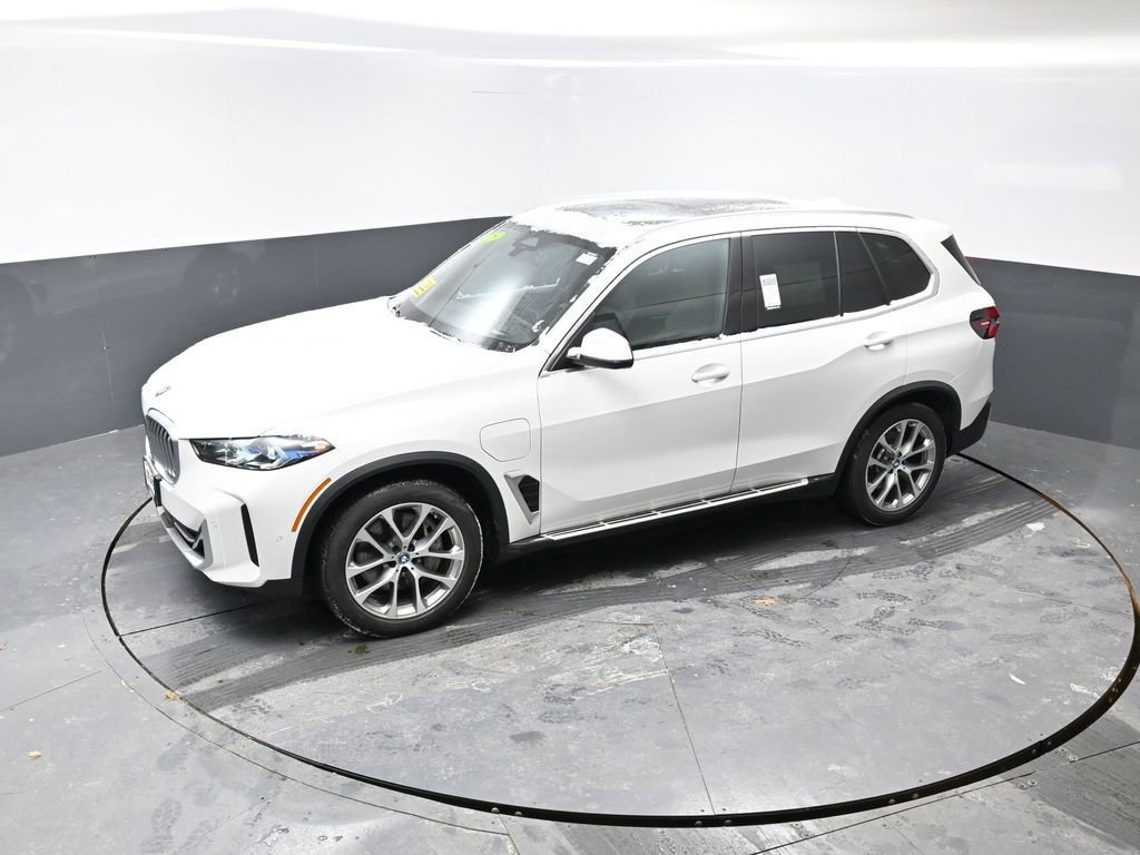 Used 2025 BMW X5 xDrive50e image 41