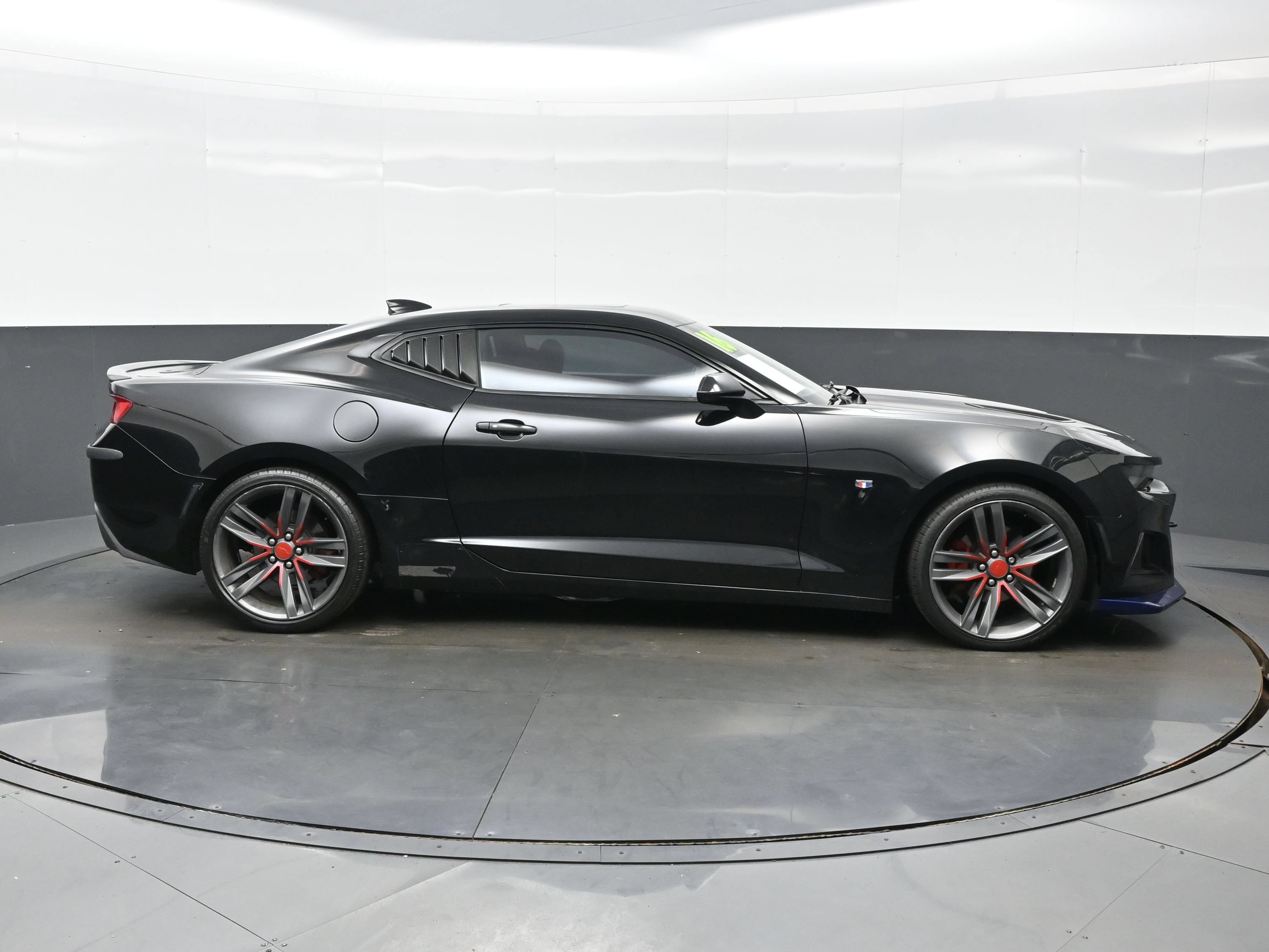 Used 2016 Chevrolet Camaro LT w/ RS Package RWD image 7