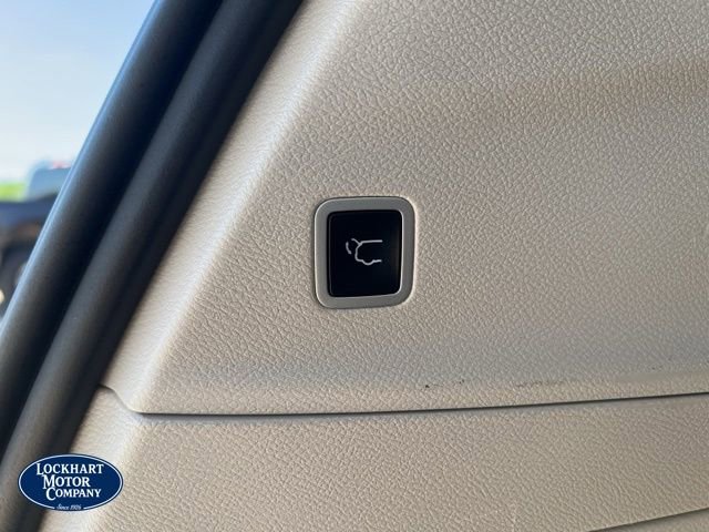 Used 2023 Chrysler Pacifica Touring-L image 19