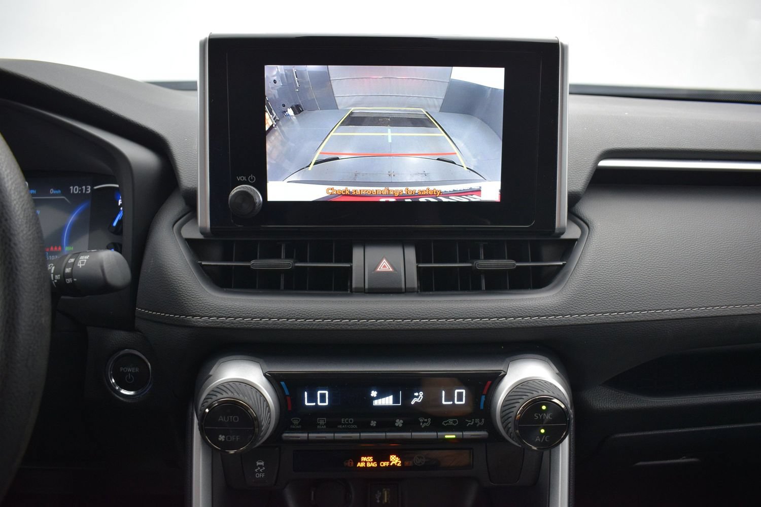 Used 2025 Toyota RAV4 XLE AWD/4WD image 15