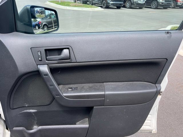 Used 2010 Ford Focus SE FWD image 9